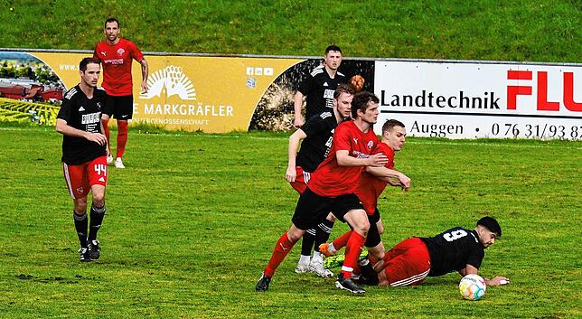 Bild 9: VfR Bad Bellingen besiegt den FC Hochrhein mit 4:1 &ndash; und wir haben Bilder!