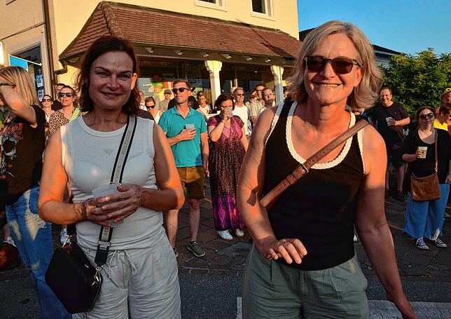 Bild 19: Feiern, Spaß und Laune beim dritten Konzertabend des Markdorf Open-Air 2025