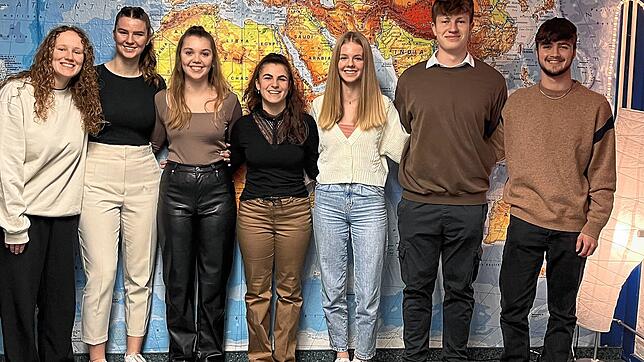 Sie vertreten künftig die Engener Jugend: Die Jugendgemeinderäte (von links) Lydia Küchler, Alexa Stärk, Emily Steiner, Gioia Verchio, ...
