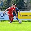 Nico Reichardt (rotes Trikot, hier im Spiel gegen den SV Jestetten) vom FC Schlüchttal hat es diese Woche in unsere Top-Auswahl geschafft.