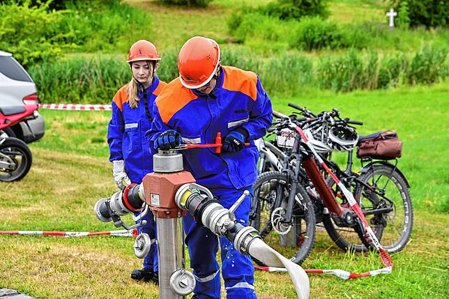 Bild 17: Goßer Andrang beim Feuerwehrfest