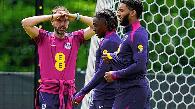 Englands Trainer Gareth Southgate (links) ist die Gegenthese zu Julian Nagelsmann und Luciano Spalletti.