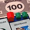Im Konstanz-Monopoly kann Immobilienbesitz äußerst lukrativ oder auch mal ziemlich teuer sein &ndash; im realen Leben greift die Stadt ...