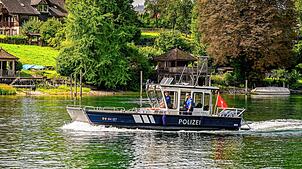 Das neue Polizeiboot der Wasserpolizei Schaffhausen ist mit Rekordtempo auf dem Rhein unterwegs.