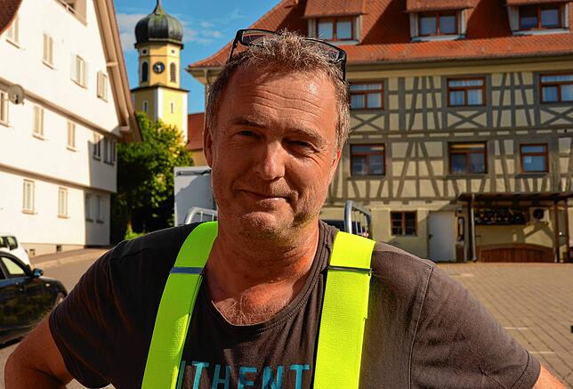 Erstmals mit seinen Leuten bei einer Storchenberingung im Einsatz: Mathias Brutsch, der Kommandant der Abteilung Stadt.