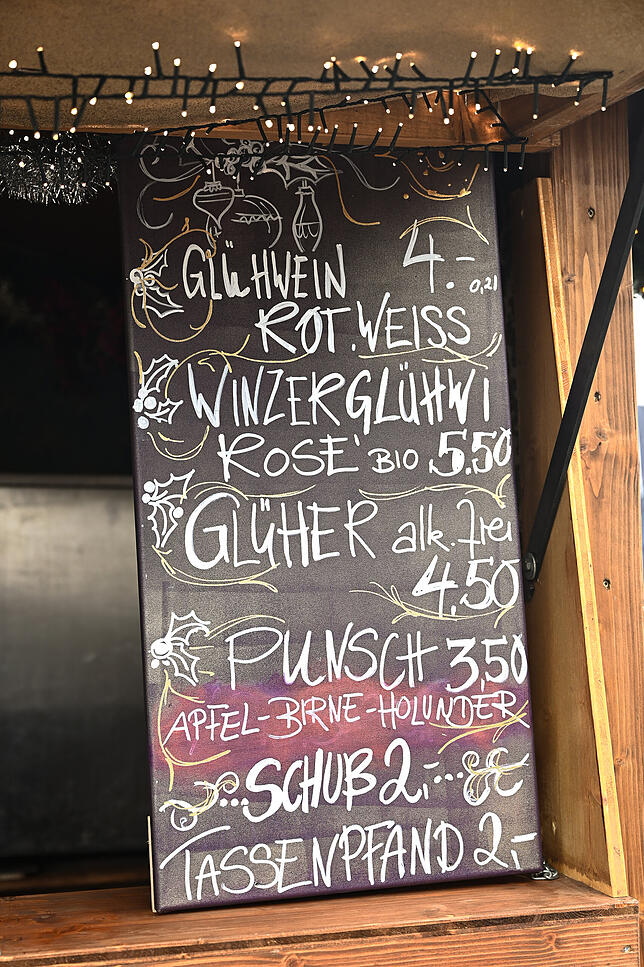 Preistafel bei der Zeppi-Bar im Konstanzer Hafen