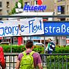 Die U-Bahn-Station &bdquo;Mohrenstraße&ldquo; in Berlin wurde von Demonstranten mit dem Namen des Schwarzen, der in den USA in ...