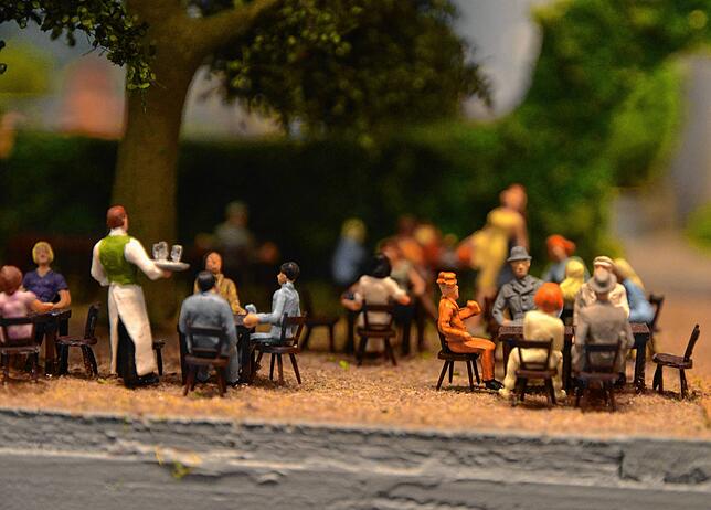 Feierstimmung in Miniatur, ganz abseits der Gleise.