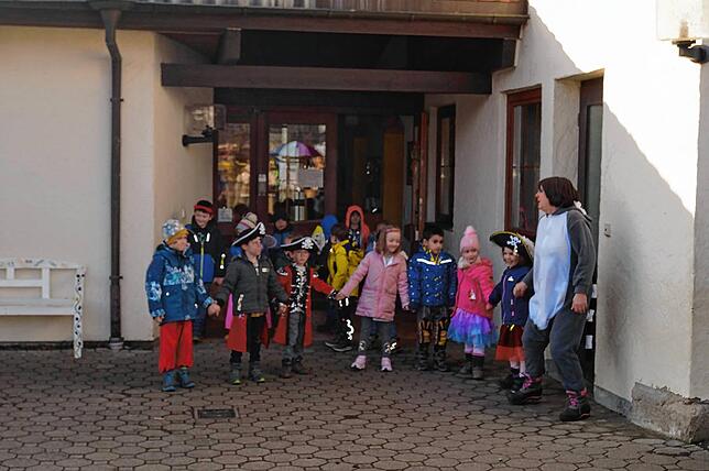 Bild 13: Bilder vom Frickinger Narrenbaumstellen