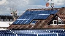 Der Ausbau von Photovoltaikanlagen auf Dächern in Radolfzell nimmt zu. Gegenüber dem Jahr 2020 hat sich erzeugte Leistung verdreifacht. ...