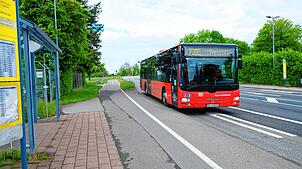 Nach dem Wegfall des Ortsbusses fahren in Immenstaad nur noch die überörtlichen Linien. Jetzt plant die Verwaltung einen Bürgerbus als ...