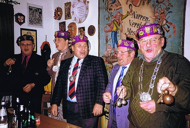 Am Dreikönigstag 1991 freuten sich die Narren noch auf die kommenden närrischen Tage, die jedoch ausfallen sollten. Von links: Herbert ...
