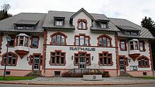 Mehr Einwohner konnte das Einwohnermeldeamt im Todtmooser Rathaus 2023 feststellen.