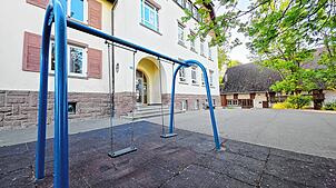 So trist kommt bislang der Schulhof der Grundschule daher. Foto: Putschbach