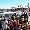 Einsteigen bitte! Stündlich verkehrte am verkaufsoffenen Sonntag „See(h)reise“ ein Charterschiff auf dem Untersee.