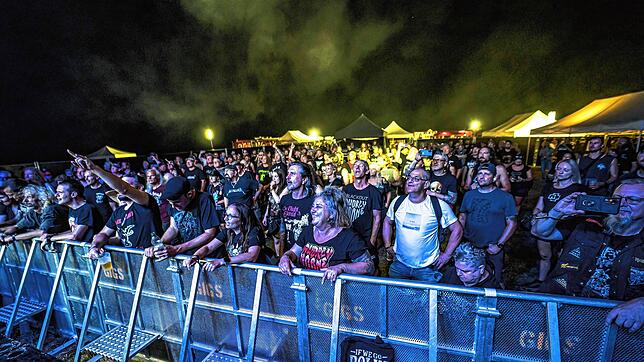 Im vergangenen Jahr feiern 500 Rock- und Metal-Fans auf dem Dinkelberg beim Nordrockschwaben-Festival. Foto: Annika Leisinger-Brandl