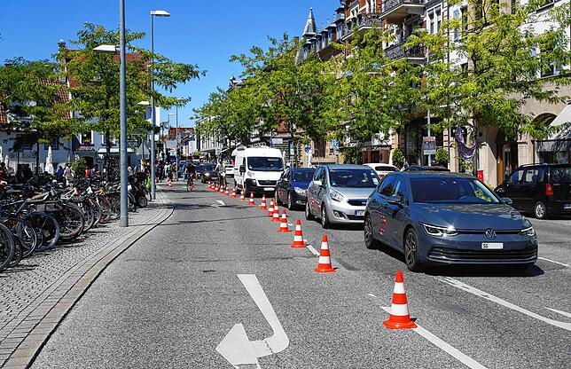 Sobald alle Parkplätze im Lago-Parkhaus belegt waren, riegelten die Verkehrskadetten die Rechtsabbiegespur ab.