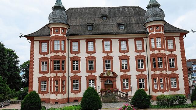 Mit dem Kulturprogramm in Schloss Bonndorf möchte Kulturreferentin Susanna Heim gesellschaftliche Entwicklungen, Trends und ...