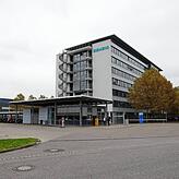 Siemens Logistics Konstanz hatte einst mitten in Petershausen seinen Sitz. 2017 zog das Unternehmen in diesen Neubau im Industriegebiet.