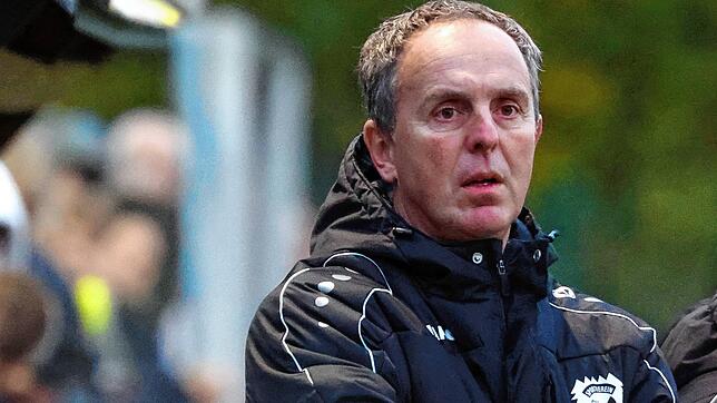 Trainer Tobias Urban und der SV Hölzlebruck beenden ihre Englische Woche mit einem ungefährdeten 3:0-Erfolg über den TuS Bonndorf.