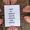 In einer Wanderausstellung wurde im vergangenen Jahr auf die Problematik &bdquo;Häusliche Gewalt&ldquo; aufmerksam gemacht. Hier ist das ...