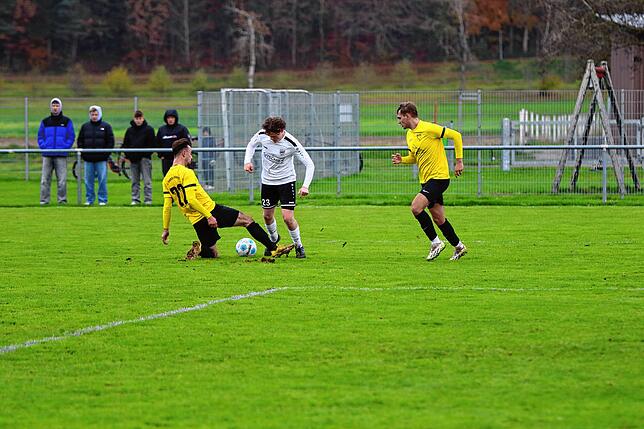 Bild 11: Unsere Bildergalerie zum Bezirksliga-Duell zwischen dem SV Denkingen dem FC Öhningen-Gaienhofen