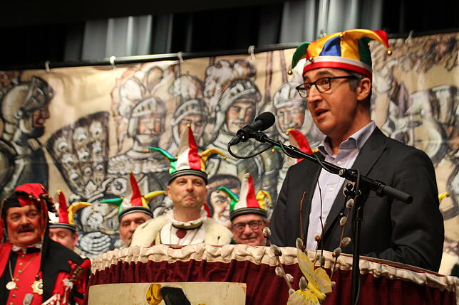 Bild 19: Cem Özdemir ist da! Die Bilder zum Empfang des Beklagten beim Narrengericht in Stockach (1)