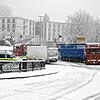 Die Einzweigung der B500 in die B34 in Waldshut: Hier wurde ein Lastwagen vom Schnee überrascht und blieb in der Steigung stecken. Ein ...