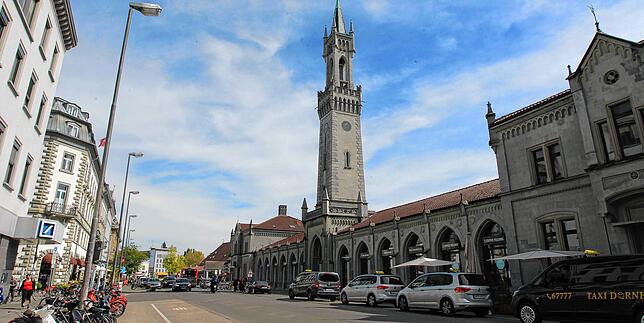 Seit Jahren schon soll der Bahnhofsvorplatz in Konstanz umgestaltet werden. 2023 sollen die Bauarbeiten endlich starten.