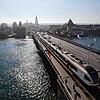 Auch im Seehas, hier ein Zug auf der Konstanzer Rheinbrücke, gilt das 49-Euro-Ticket.
