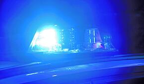 (Symbolbild) Im morgendlichen Berufsverkehr kommt es am Dienstag, 3. Juni, zu einem Unfall auf der B33 bei Allensbach. Die Polizei ...