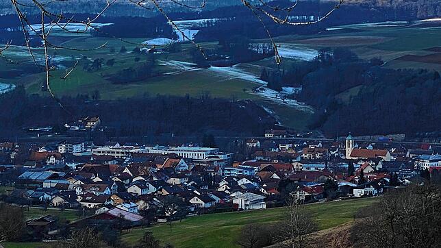 Eingebettet ins schöne Wutachtal liegt die Gemeinde Wutöschingen. Auf dem Bild ist der Ortskern von Wutöschingen zu sehen.