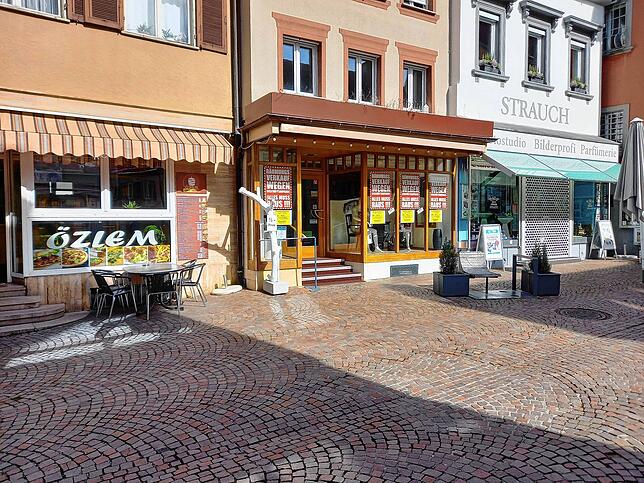 Das Bekleidungshaus Kappeler schließt, das Inhaber-Ehepaar Dietmar und Lisa Bitzenhofer kümmert sich selbst um eine passende Nachfolge. ...