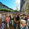 Das wird es in diesem Jahr nicht geben: Menschenmassen drängen sich am Hausherrenmontag nach der Mooser Wasserprozession an das Münster. ...