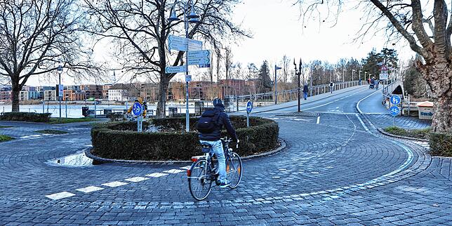 Auch der Kreisel an der Fahrradbrücke soll kurzzeitig für den Fahrradverkehr komplett gesperrt werden, dieser wird dann umgeleitet.