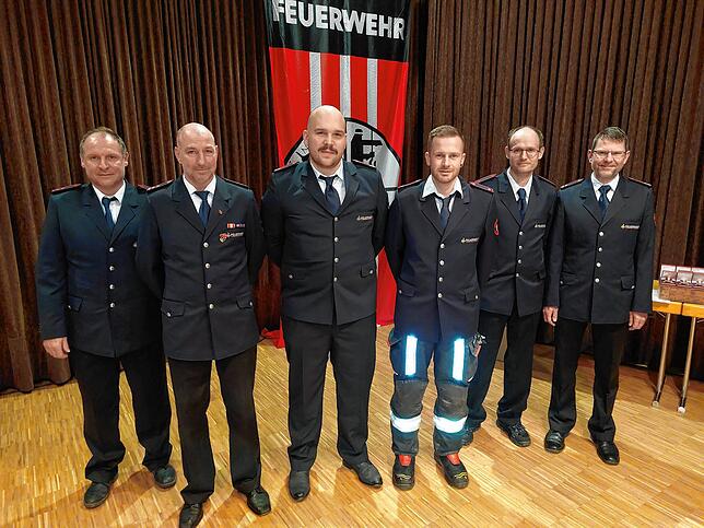 Sie gehen voran (von links): Michael Waidele ist nun im Gesamtausschuss, Wolfgang Eckert bleibt zweiter Vertreter des ...