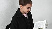 Die zwölfjährige Valentina Wölfle vertritt den Bezirk beim Landesentscheid des Vorlesewettbewerbes 2025.
