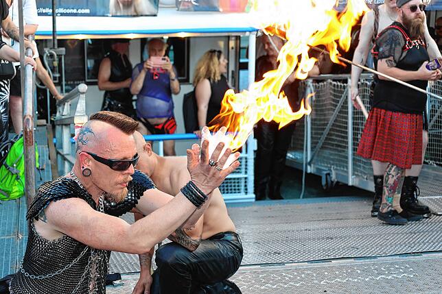 Bild 33: Lack, Leder, Latex! Dieses Spektakel bieten die BDSM-Fans im Konstanzer Hafen