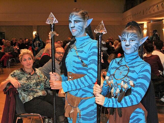 Bild 24: Die Weibsbilder der Narrizella Ratoldi eröffneten im Milchwerk mit 400 Gästen die Fasnacht-Saison