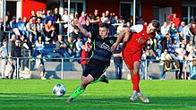 Der SV Deggenhausertal (Vincent Mager, rechts) musste eine bittere 0:4-Niederlage gegen den FC Steißlingen (Paul Baumann) hinnehmen.