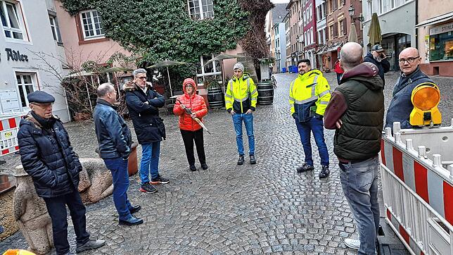 Am gestrigen Mittwoch informierten die Stadtwerke die Anwohner, Gastronomen und Einzelhändler über den aktuellen Verlauf der Bauarbeiten ...