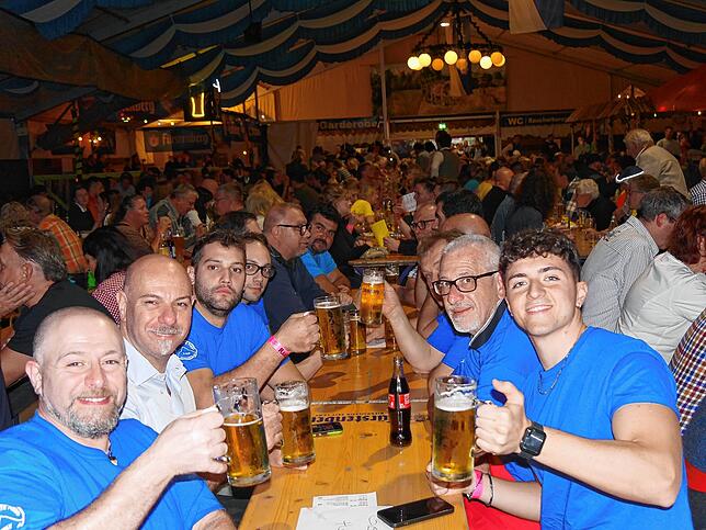 Bild 8: So schön war der Bieranstich auf der Hilzinger Kirchweih
