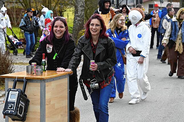 Bild 23: Fasnet in Lellwangen: 220 Narren feiern mit Musik und Freude -  hier die Bilder!