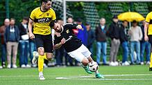 Durchgesetzt: Sandro D‘Accurso (rechts) war gegen den 1. SV Mörsch entscheidend. Er holte für den SV 08 Laufenburg den Elfer zum 1:0 ...