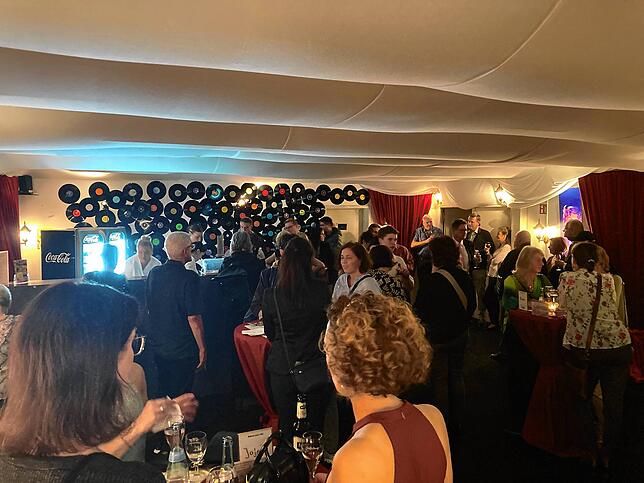 Bild 6: Gute Laune bei der Premiere des Musical-Karussells im Gloria-Theater