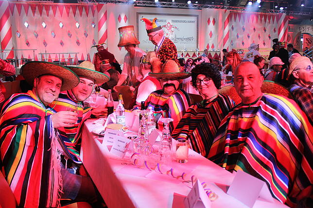 Bild 22: Fasnacht in Stockach: Narrengericht 2025 – Zuschauer feiern mit tollen Bildern!