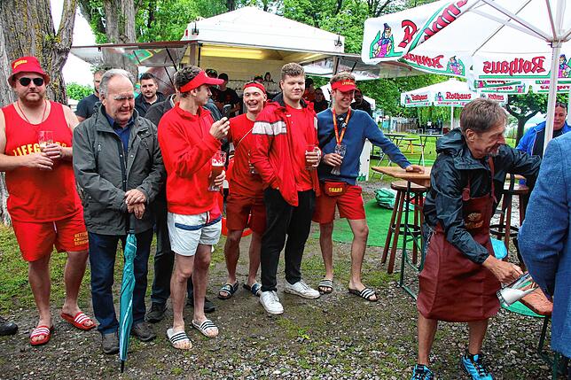 Bild 22: Uhldingen feiert: Die besten Bilder vom ersten Tag des Hafenfestes mit Schrottregatta
