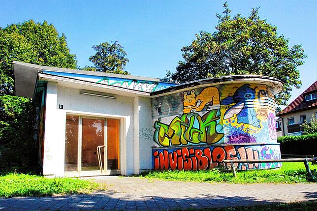 Bild 12: Graffitis, Kaugummiautomaten, Unterführungen: Friedrichshafen von seiner hässlichsten Seite