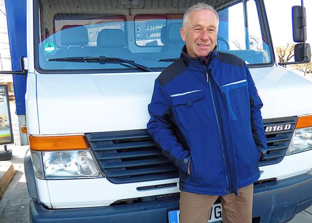 Rentner und Hobbylandwirt Werner Braunwarth aus Kluftern zu den hohen Spritpreisen: „Das Tanken vom Traktor wird eine teure ...