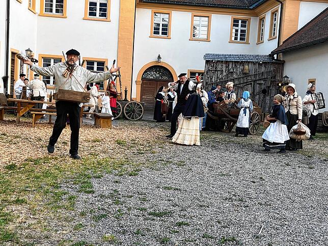 Bild 12: Freilichttheater in Riedern: &bdquo;Zwischen den Welten&ldquo;